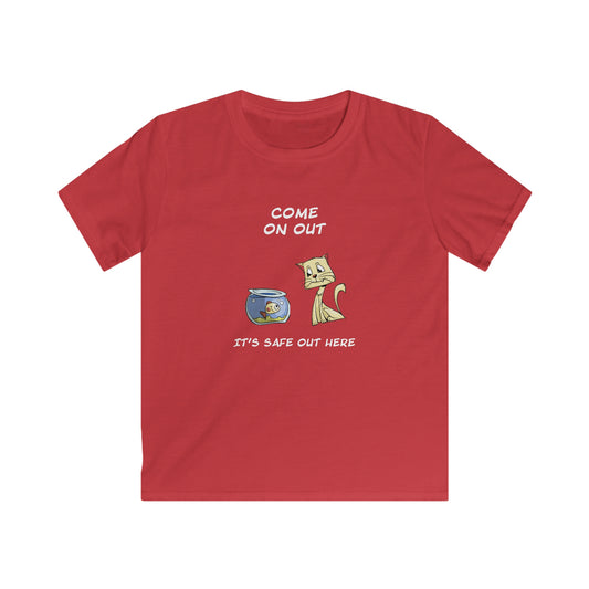 Kitty Cat Trying To Trick The Fish To Come Out. Kids Softstyle Tee