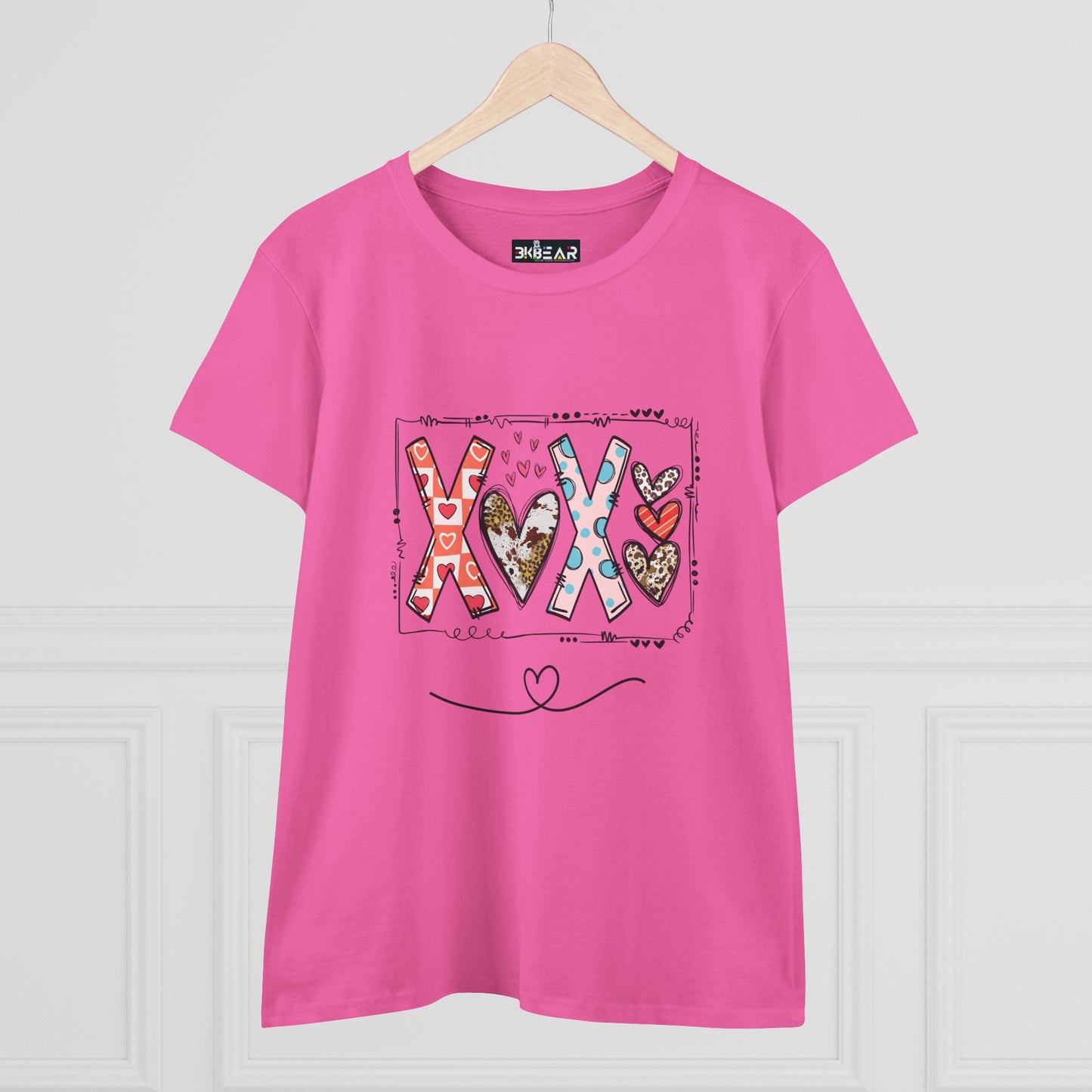 Sign of Love XOXO Women’s Midweight Cotton Tee – Heartfelt Graphic Cotton Tee